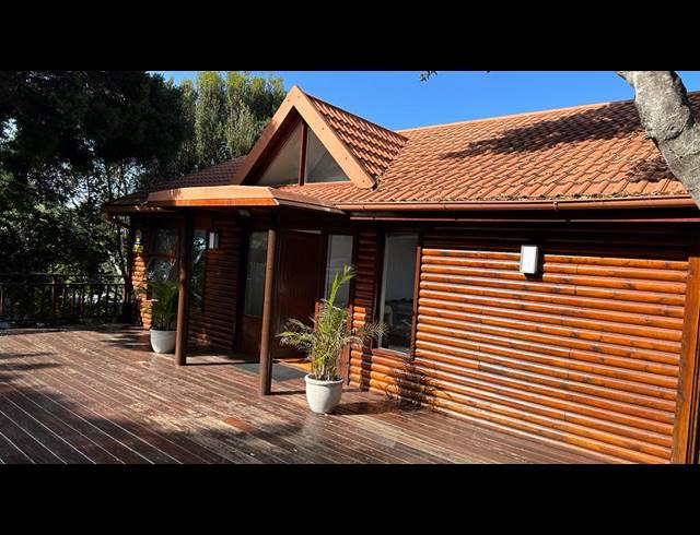 5 BEDROOM HOUSE SOLD IN KEURBOOMSTRAND